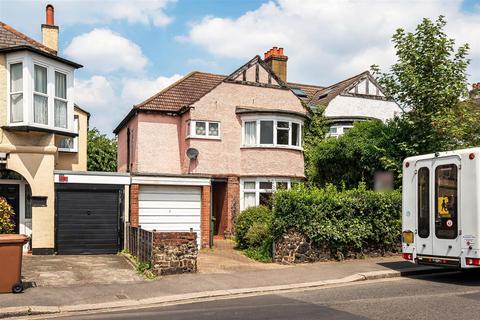 3 bed property, in Carshalton Park Road, £610,000