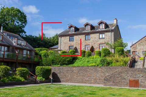 3 bed property, in Dartmouth Green, £375,000
