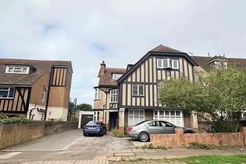 4 bed property, in Dyke Road, £550,000