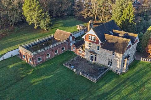 6 bed property, in Hermitage Road, £1,950,000