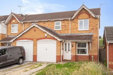 3 bed property, in Harlequin Drive, £175,000
