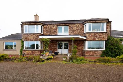 9 bed property, in Hawthorns B&B, £445,000