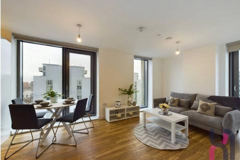 2 bed property, in Media City Tower's, £319,995