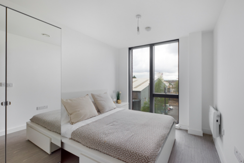 2 bed property, in Liverpool Street, £349,995