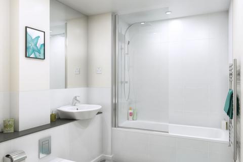 1 bed property, in at Manchester Waterfront Properties, £170,000