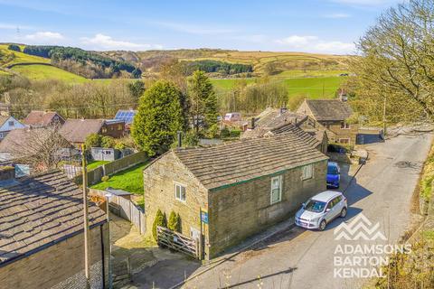 3 bed property, in Tong End, £335,000