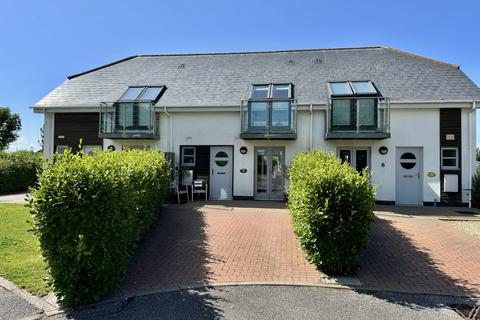 2 bed property, in Bay Retreat Villas, £180,000