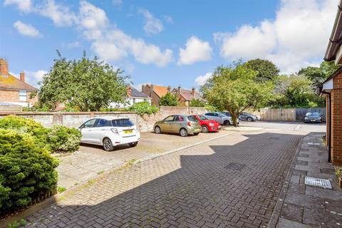 1 bed property, in Church Street, £110,000