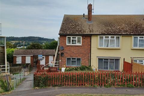 2 bed property, in Edgehill Road, £139,000