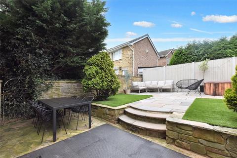 4 bed property, in Abbeydale Way, £360,000