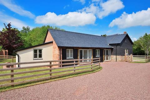 3 bed property, in Sutton St. Nicholas, £575,000