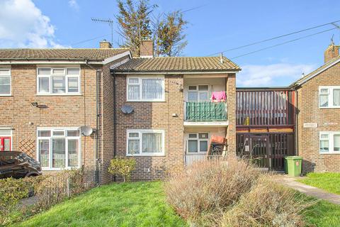 1 bed property, in Panfield Road, £185,000