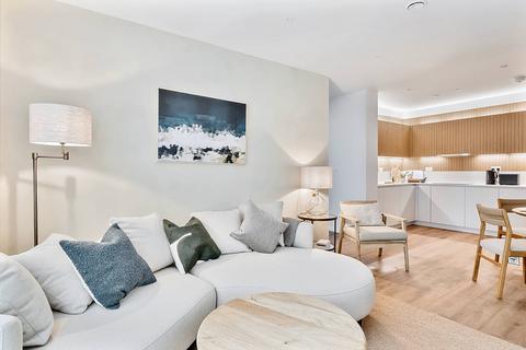 1 bed property, in at The Waterfront, £275,000