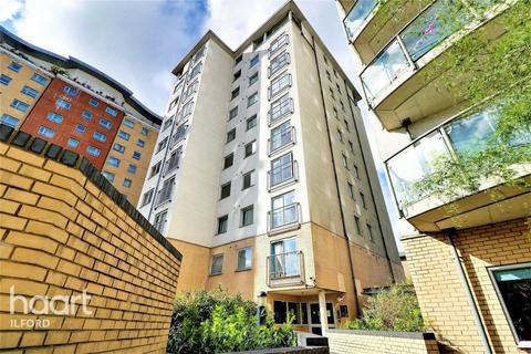 2 bed property, in Axon Place, £200,000