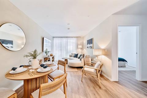 3 bed property, in at The Waterfront, £695,000