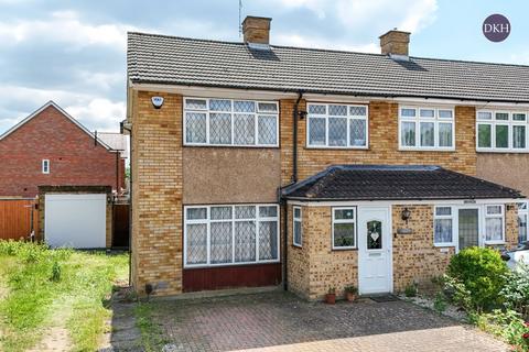 4 bed property, in Leaford Crescent, £559,995
