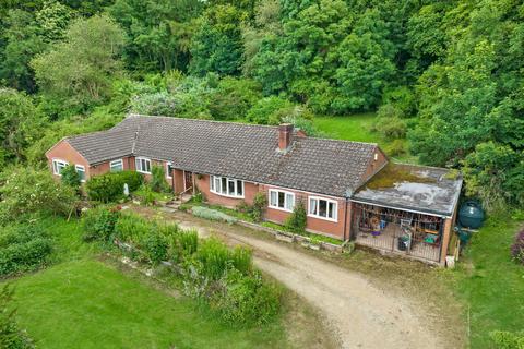 5 bed property, in Bowling Green Cottage, £700,000