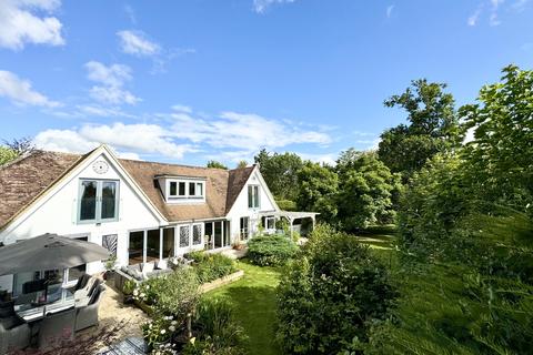5 bed property, in The Drive, £1,200,000