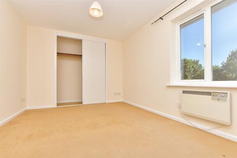 2 bed property, in Enterprise Road, £185,000