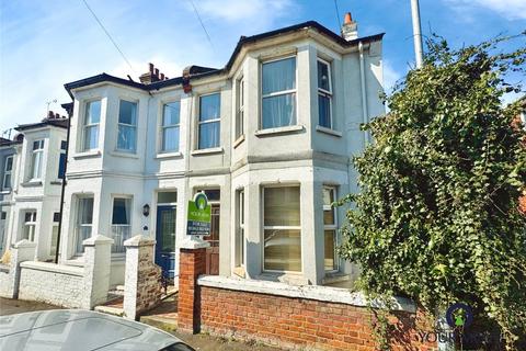 3 bed property, in Belvedere Road, £325,000