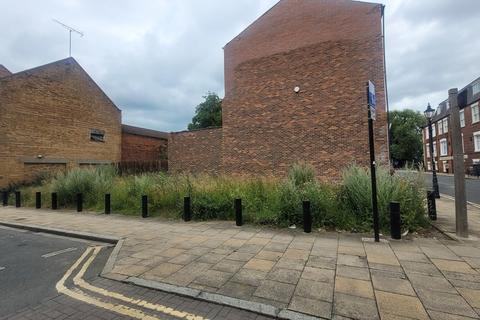 Land, in Land South Of, £85,000