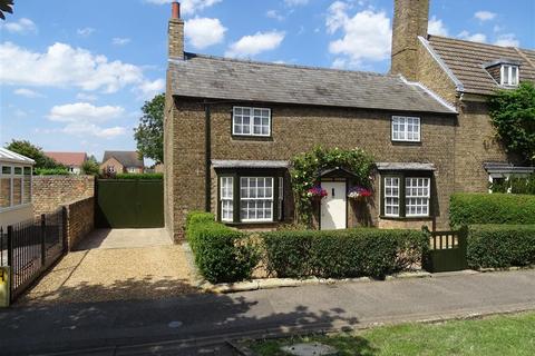 3 bed property, in High Street: Eye, £425,000