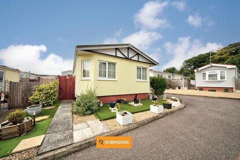 2 bed property, in Residential Park, £200,000