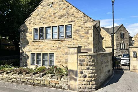 4 bed property, in Holly Tree Grange, £535,000