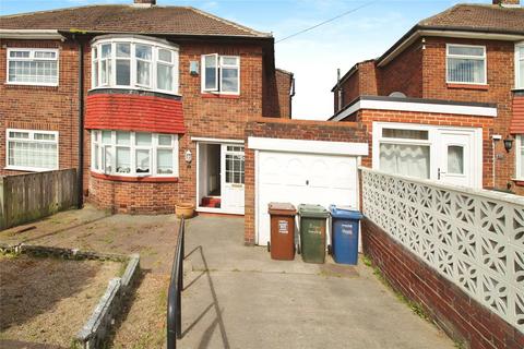 3 bed property, in Silver Lonnen, £175,000