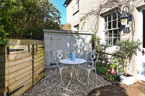 3 bed property, in The Twitten, £475,000