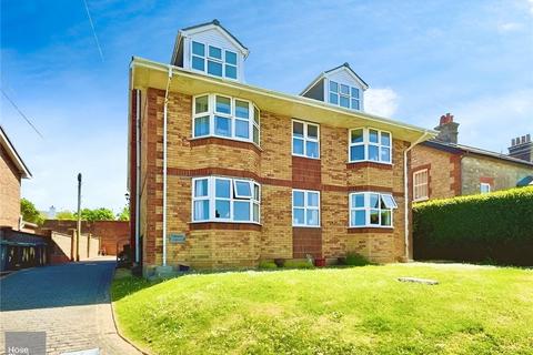 2 bed property, in Nettlestone Green, £140,000