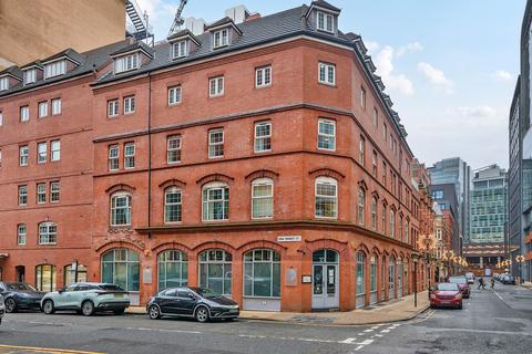 2 bed property, in New Market Street, £200,000