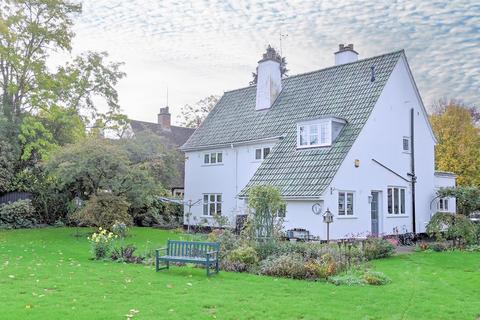 4 bed property, in Fordham Road, £780,000