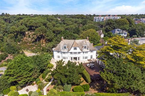7 bed property, in Sandbourne Road, £3,950,000