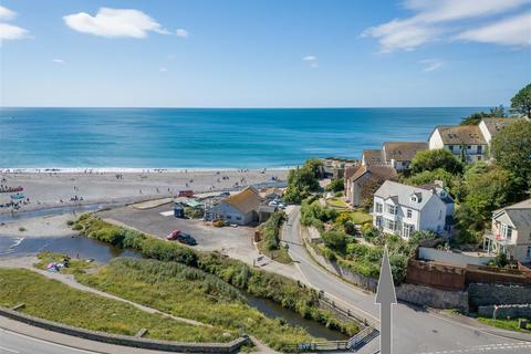 6 bed property, in Seaton, £850,000