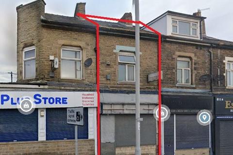 2 bed property, in Manchester Road, £125,000