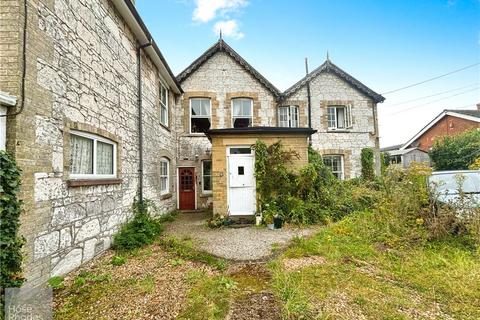 2 bed property, in Hunny Hill, £175,000