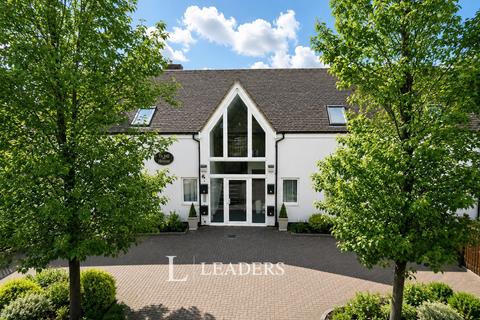 2 bed property, in Shenley Road, £230,000