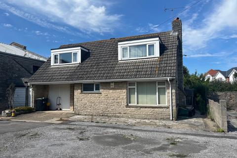 3 bed property, in Victoria Avenue, £225,000