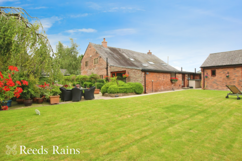 5 bed property, in Dawbers Lane, £1,200,000