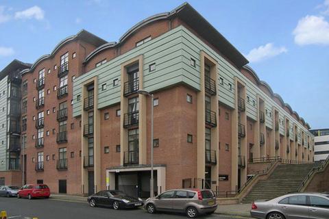 2 bed property, in Curzon Place, £100,000