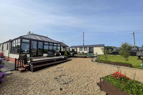 4 bed property, in A5025, £525,000