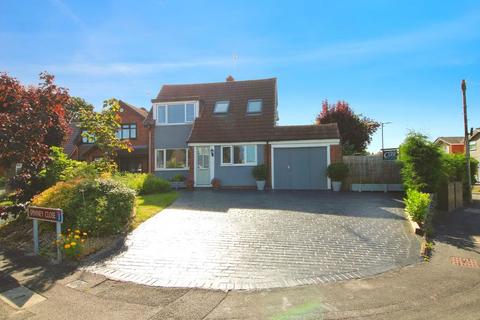 4 bed property, in Spinney Close, £375,000