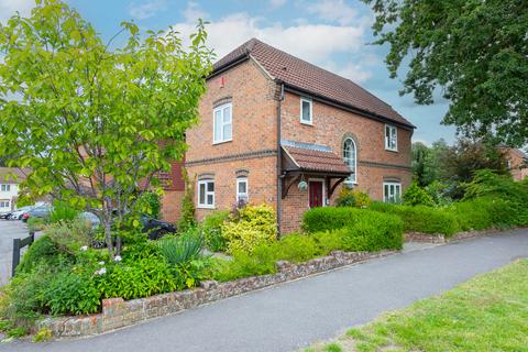 3 bed property, in Lower Moor, £500,000