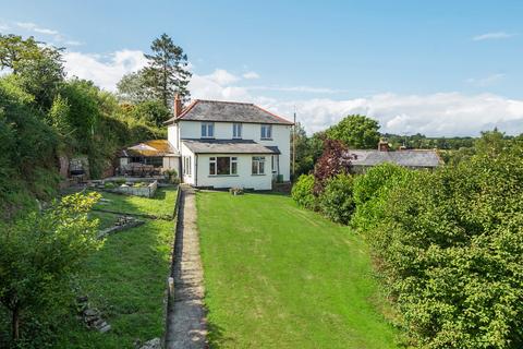 4 bed property, in Smallridge, £530,000