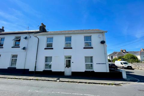 2 bed property, in Babbacombe, £205,000