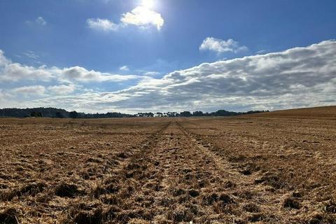 Land, in Kirkliston, £965,000