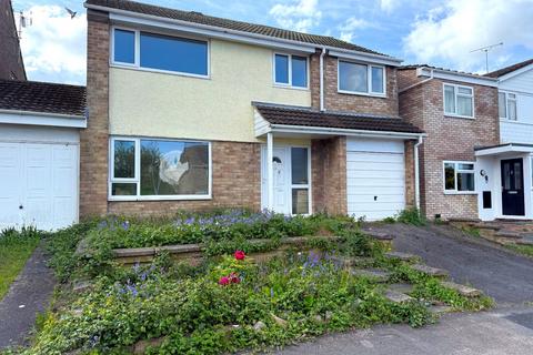 4 bed property, in Church Hayes Close, £460,000