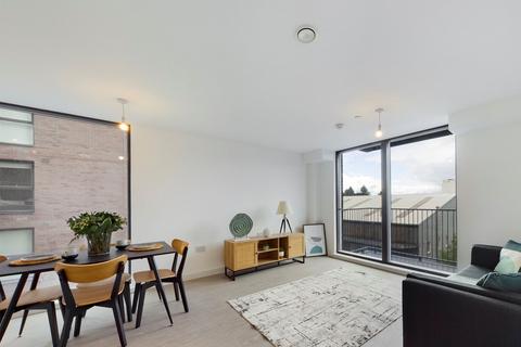 2 bed property, in Liverpool Street, £248,995