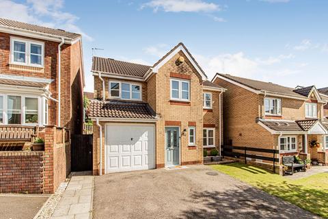 4 bed property, in Delfryn, £400,000